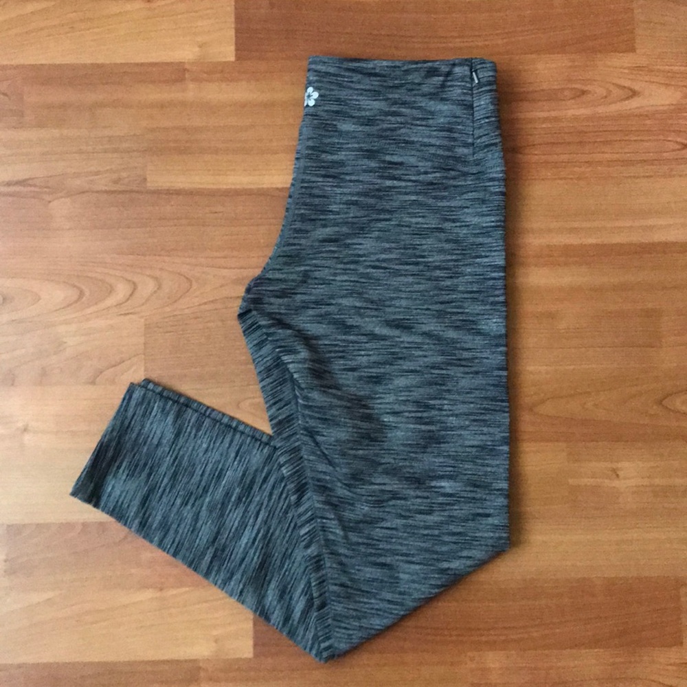 Athletic leggings